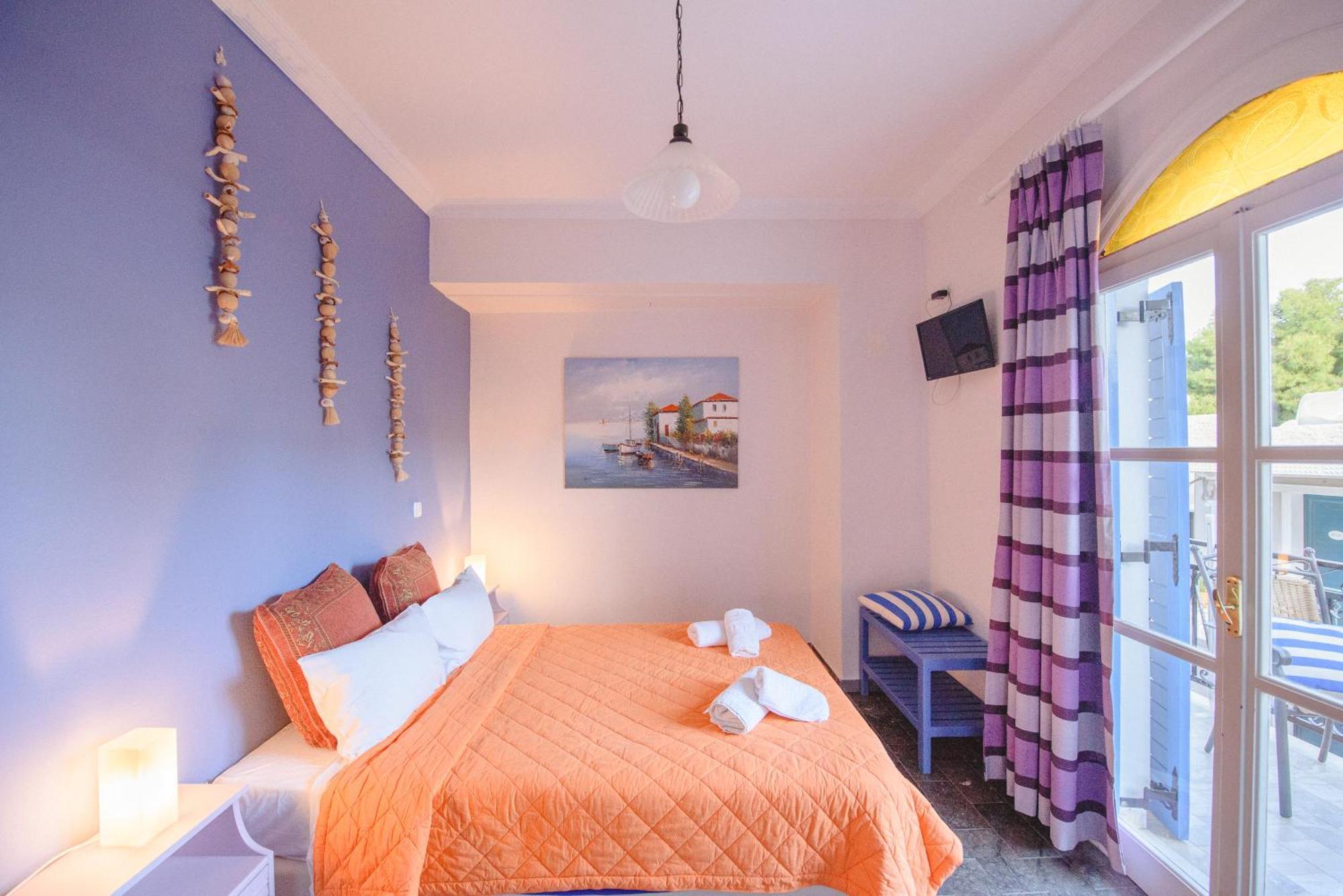 Maria Studios Poros Town Rum bild